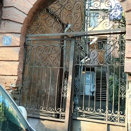 Central Apartment Of Tbilisi Exterior photo